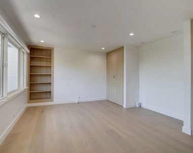 8528 Hillside Avenue - Photo Thumbnail 17
