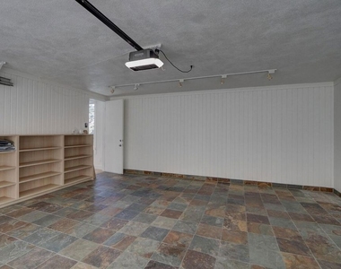 8528 Hillside Avenue - Photo Thumbnail 24