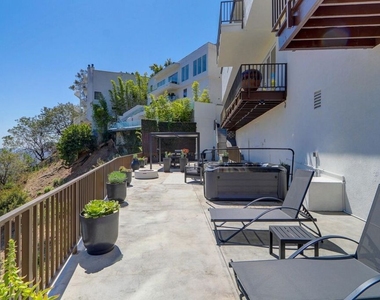 8528 Hillside Avenue - Photo Thumbnail 33