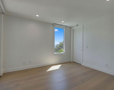 8528 Hillside Avenue - Photo Thumbnail 26
