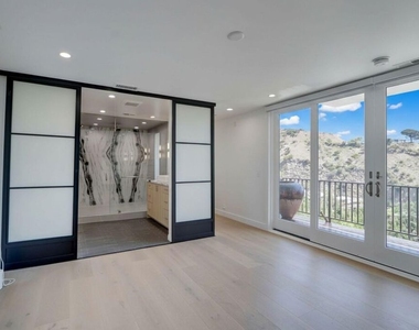 8528 Hillside Avenue - Photo Thumbnail 22