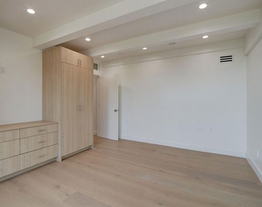 8528 Hillside Avenue - Photo Thumbnail 16