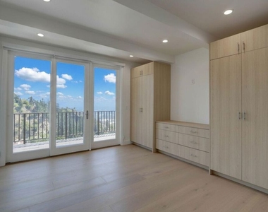8528 Hillside Avenue - Photo Thumbnail 15