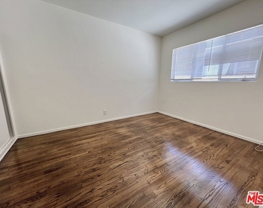 10303 Palms Boulevard - Photo Thumbnail 17