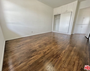 10303 Palms Boulevard - Photo Thumbnail 12
