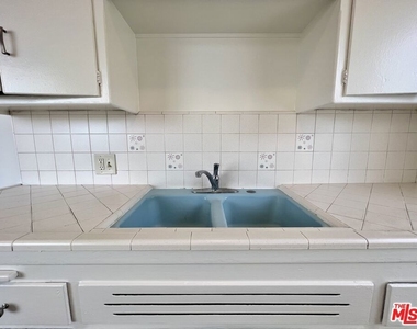 10303 Palms Boulevard - Photo Thumbnail 7