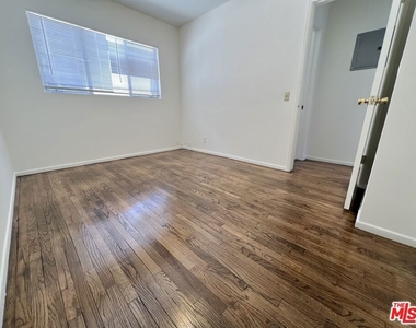 10303 Palms Boulevard - Photo Thumbnail 18
