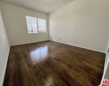 10303 Palms Boulevard - Photo Thumbnail 13