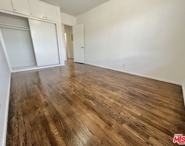 10303 Palms Boulevard - Photo Thumbnail 14