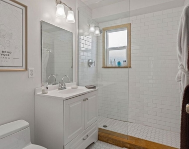 1605 Cabrillo Avenue - Photo Thumbnail 25