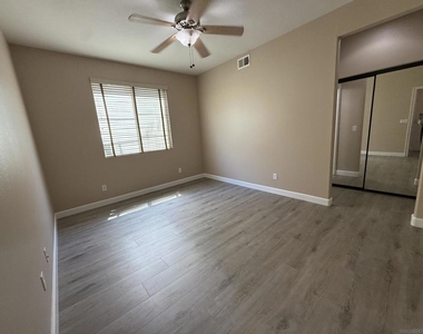 2750 Dove Tail Dr - Photo Thumbnail 17