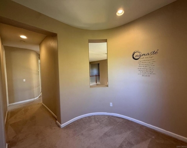 2750 Dove Tail Dr - Photo Thumbnail 21