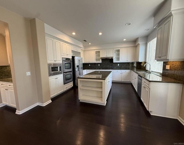 2750 Dove Tail Dr - Photo Thumbnail 36