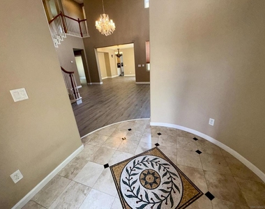 2750 Dove Tail Dr - Photo Thumbnail 7