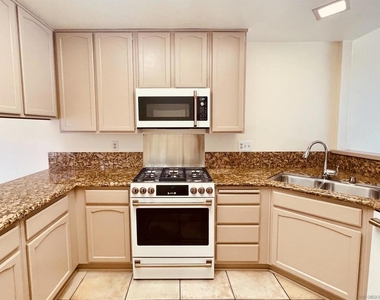 3488 Voyager Circle - Photo Thumbnail 7