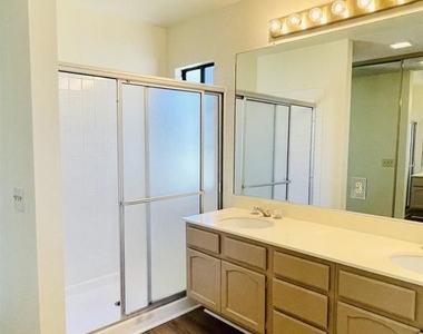3488 Voyager Circle - Photo Thumbnail 17