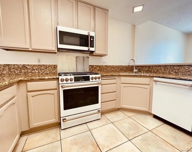 3488 Voyager Circle - Photo Thumbnail 8
