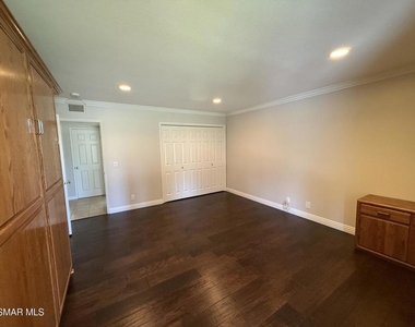 1275 Willsbrook Court - Photo Thumbnail 19