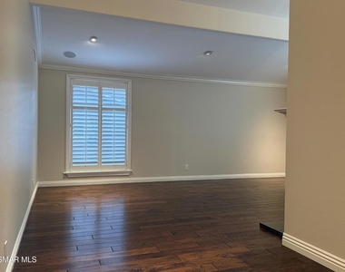 1275 Willsbrook Court - Photo Thumbnail 12