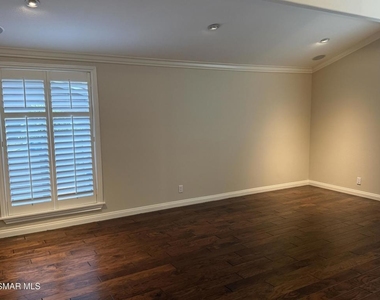 1275 Willsbrook Court - Photo Thumbnail 14