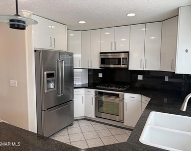 1275 Willsbrook Court - Photo Thumbnail 8