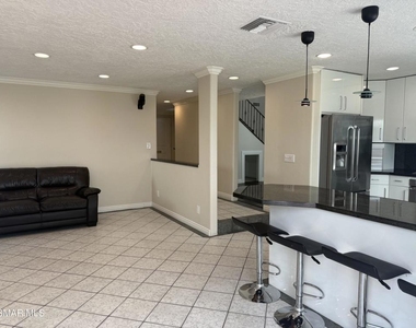 1275 Willsbrook Court - Photo Thumbnail 6