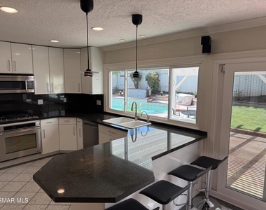 1275 Willsbrook Court - Photo Thumbnail 9