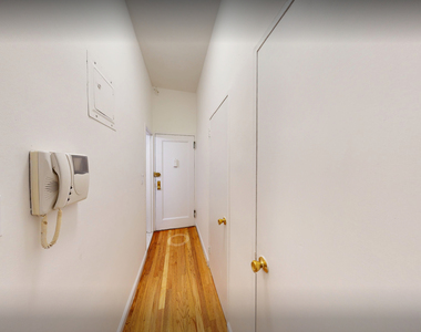 318 East 89th Street - Photo Thumbnail 4