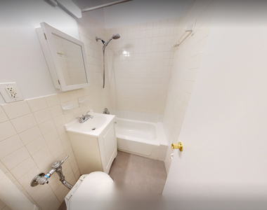 318 East 89th Street - Photo Thumbnail 5