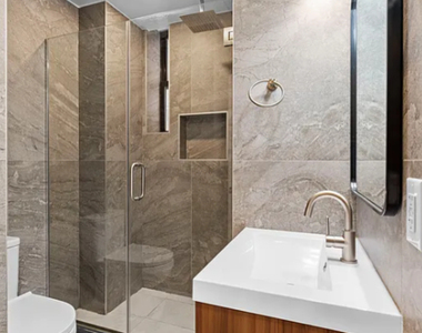 236 West 15th Street - Photo Thumbnail 12