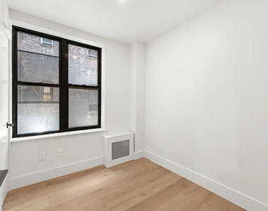 236 West 15th Street - Photo Thumbnail 9