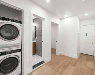 236 West 15th Street - Photo Thumbnail 5