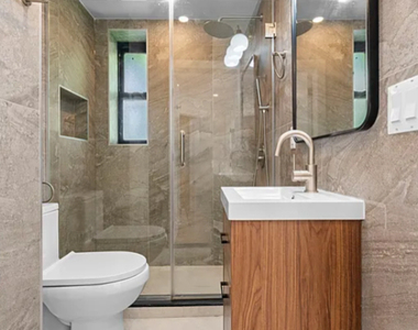236 West 15th Street - Photo Thumbnail 11