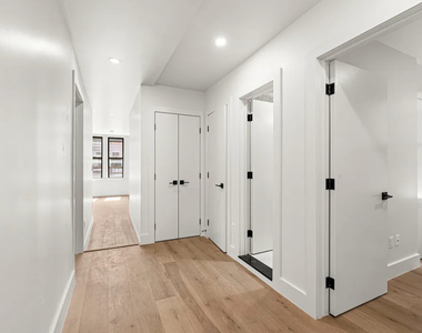 236 West 15th Street - Photo Thumbnail 6