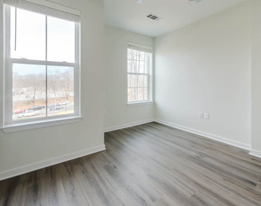 3 Westchester Park Drive - Photo Thumbnail 126