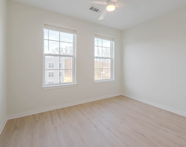 3 Westchester Park Drive - Photo Thumbnail 151