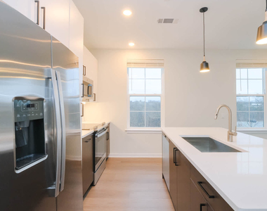 3 Westchester Park Drive - Photo Thumbnail 7