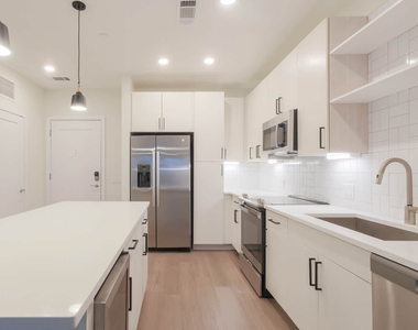 3 Westchester Park Drive - Photo Thumbnail 6