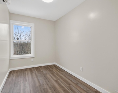303 Main Street - Photo Thumbnail 8