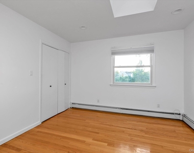 265 Jefferson Street - Photo Thumbnail 11