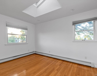 265 Jefferson Street - Photo Thumbnail 12