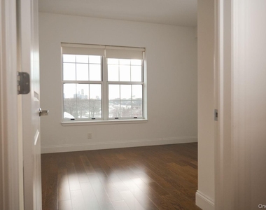 10 Byron Place - Photo Thumbnail 6