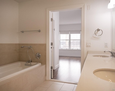 10 Byron Place - Photo Thumbnail 5