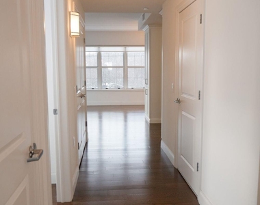 10 Byron Place - Photo Thumbnail 4