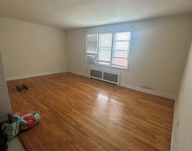 6 Arlington Street Avenue - Photo Thumbnail 3