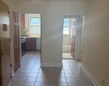 6 Arlington Street Avenue - Photo Thumbnail 5