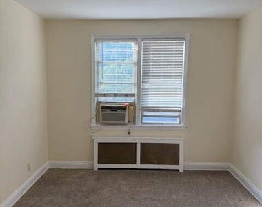 6 Arlington Street Avenue - Photo Thumbnail 7