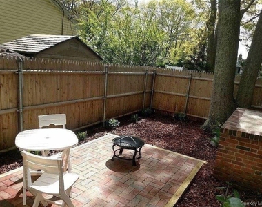 123 Joni Drive - Photo Thumbnail 1