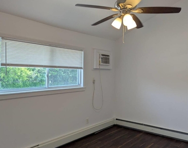 1727 N. Gardiner Drive - Photo Thumbnail 4