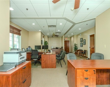 5 Fairlawn Drive - Photo Thumbnail 4